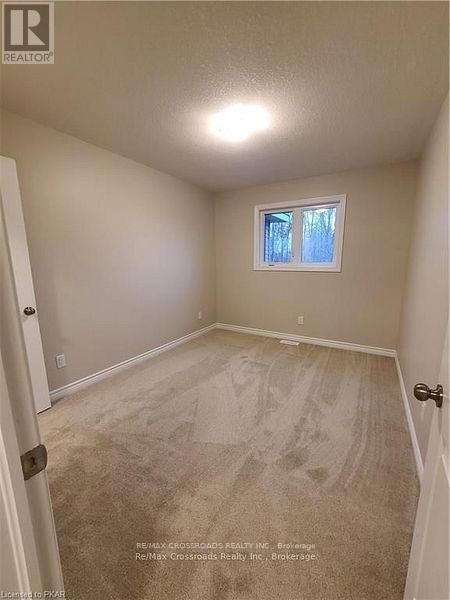 214 HERITAGE PARK DRIVE Image 16