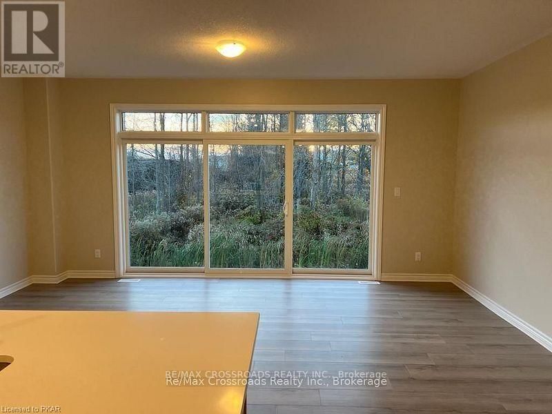 214 HERITAGE PARK DRIVE Image 8