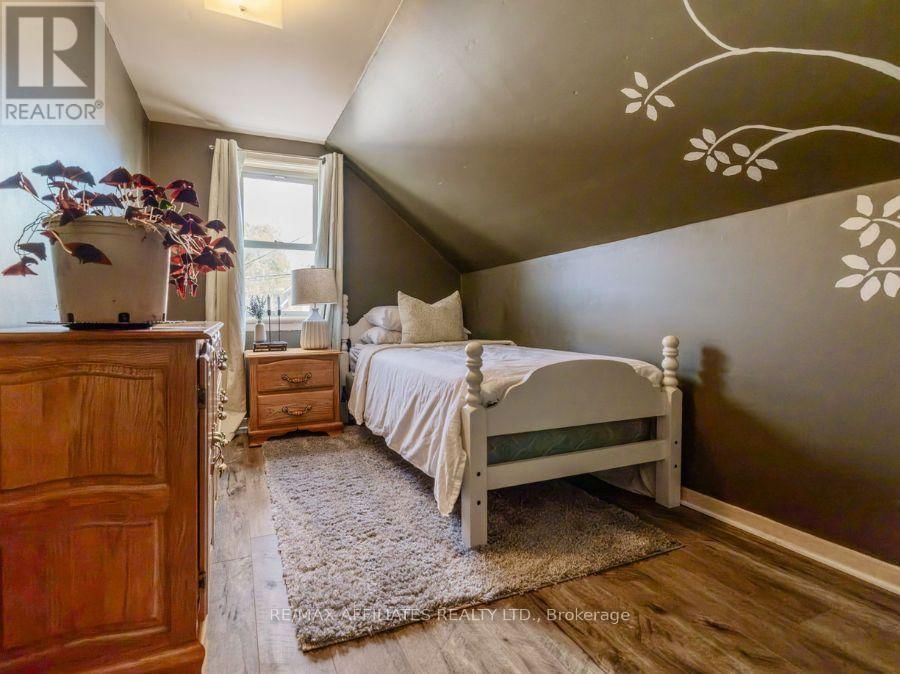 206 HARRIET STREET Image 16