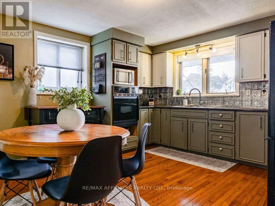 206 HARRIET STREET Image 8