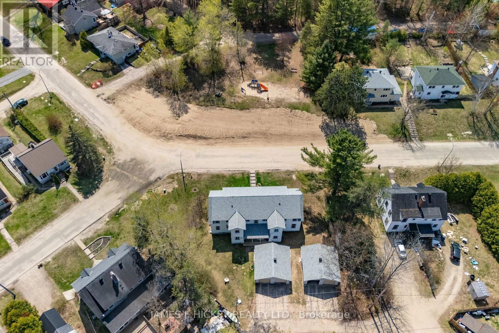 14 HURON STREET Image 10