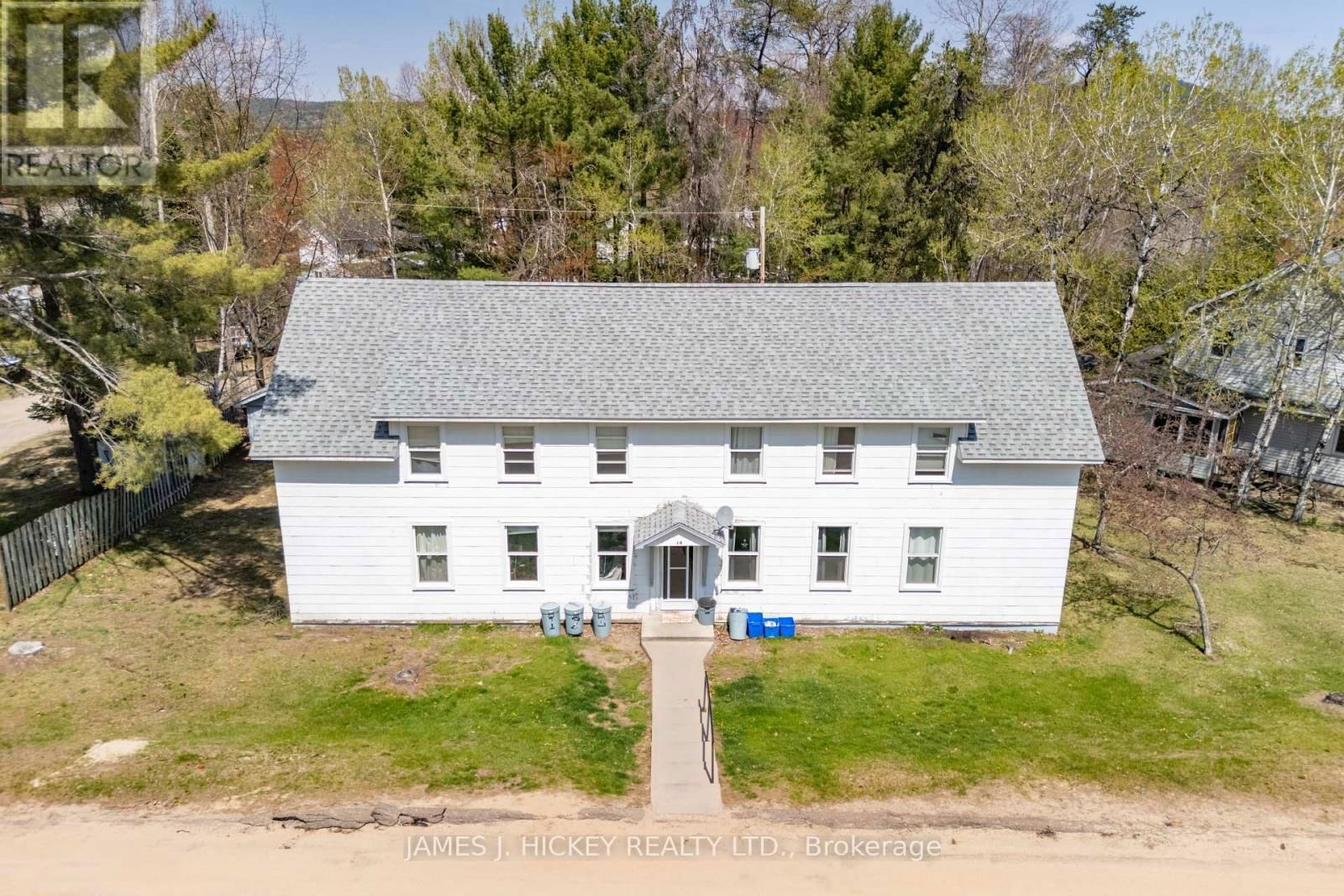14 HURON STREET Image 13
