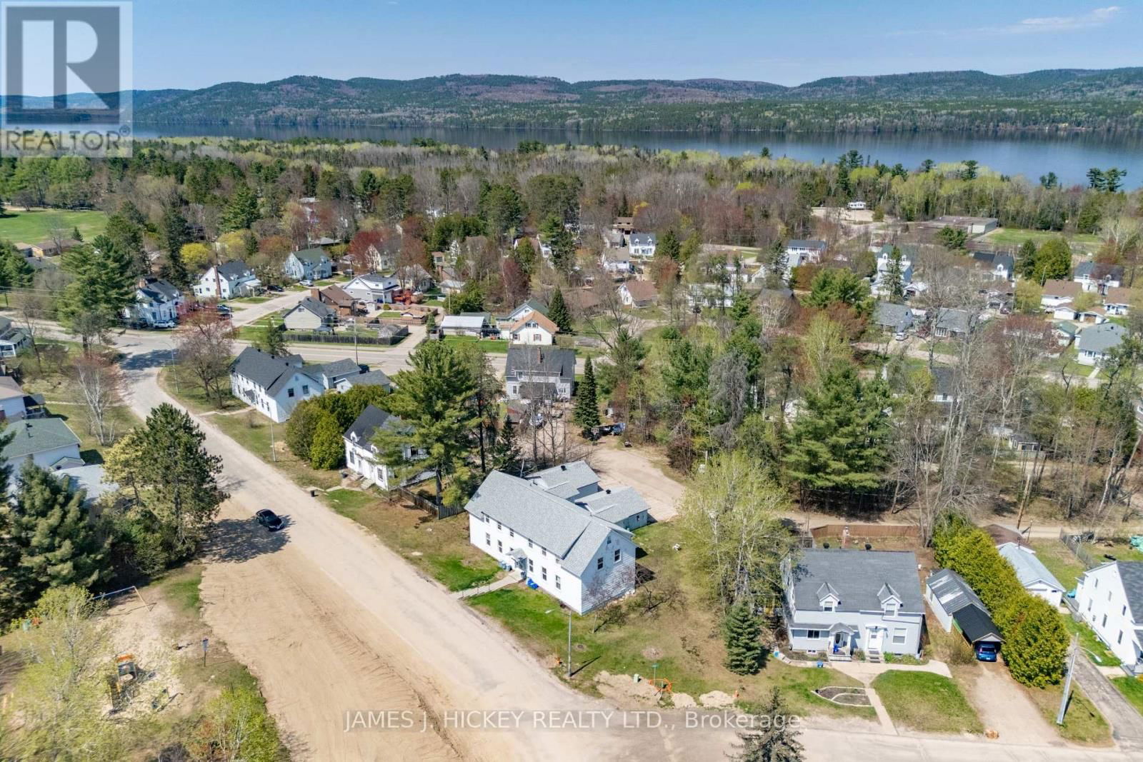 14 HURON STREET Image 17