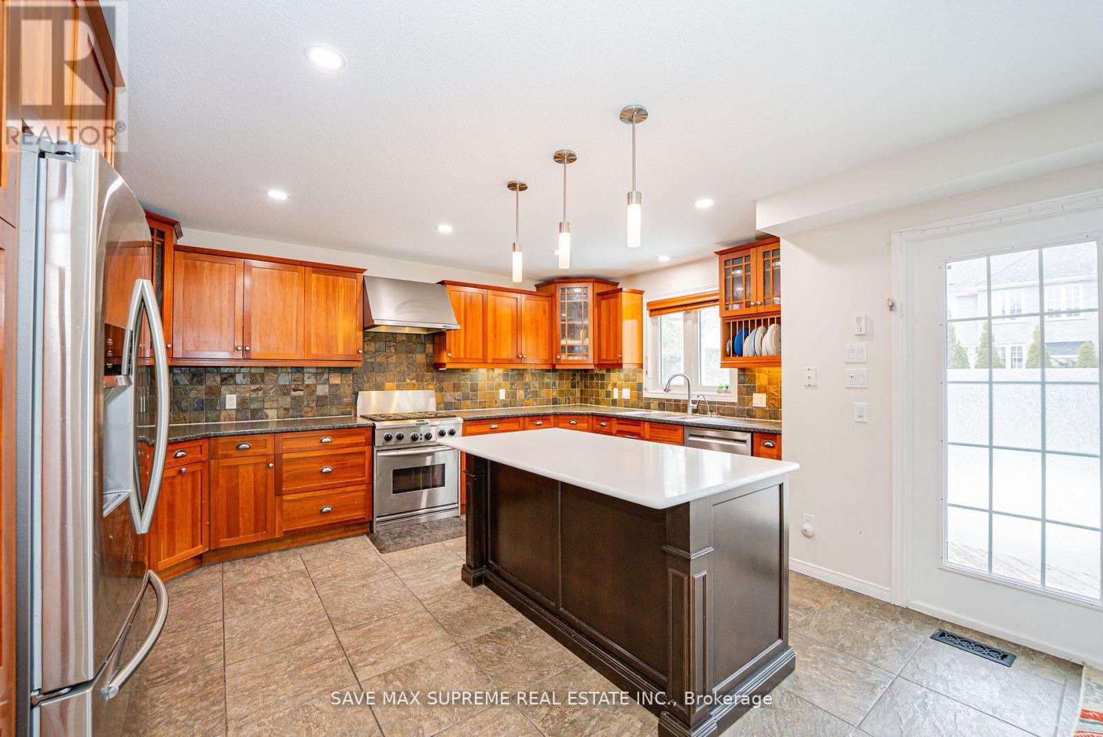 39 WAGON STREET Image 12