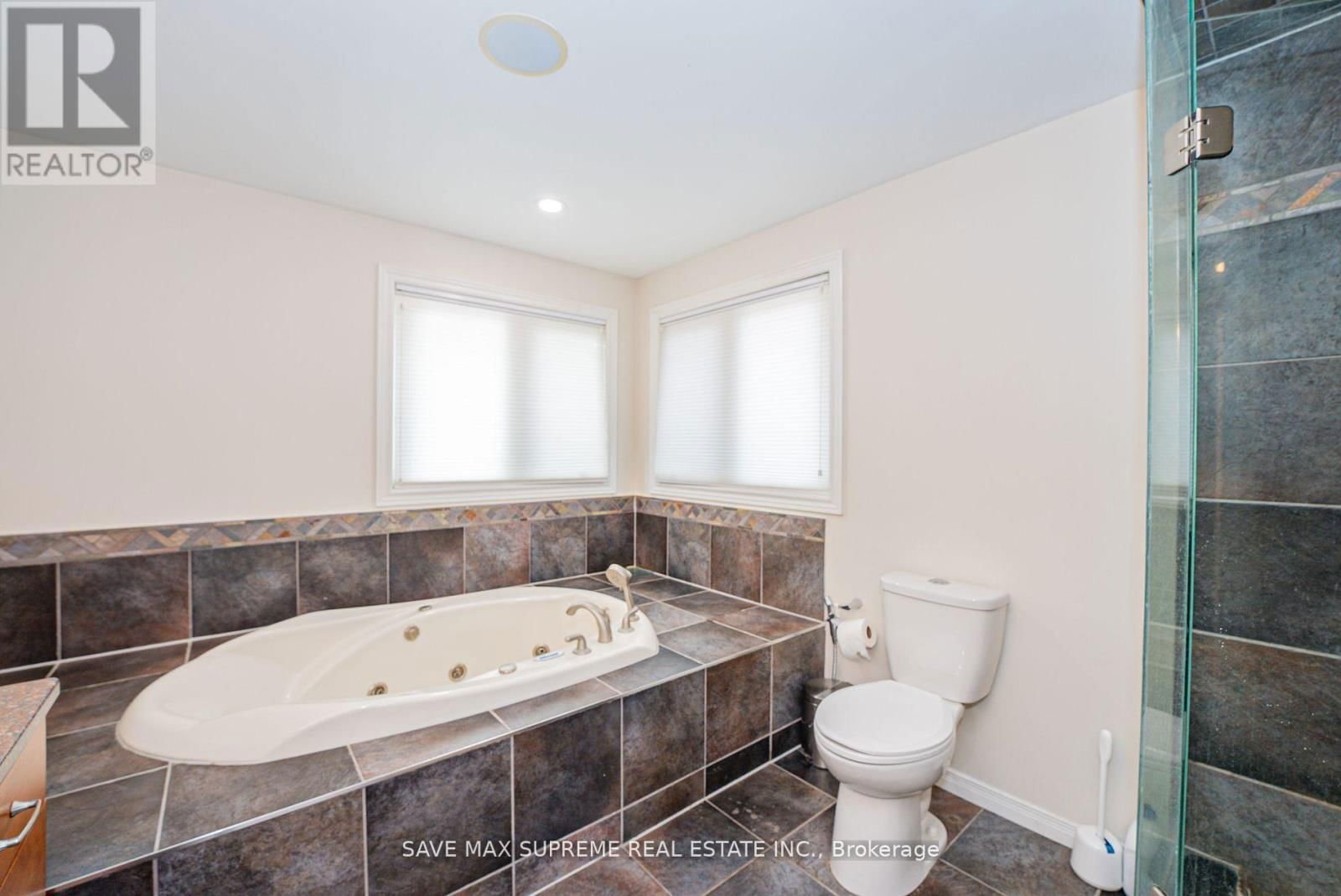 39 WAGON STREET Image 25