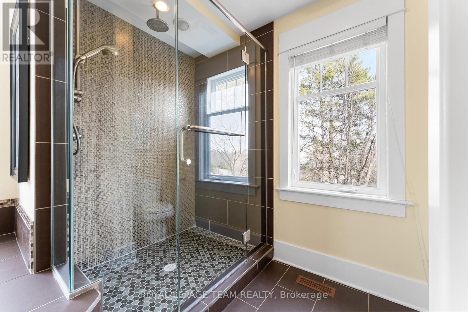 199 BLACKBERRY WAY Image 30