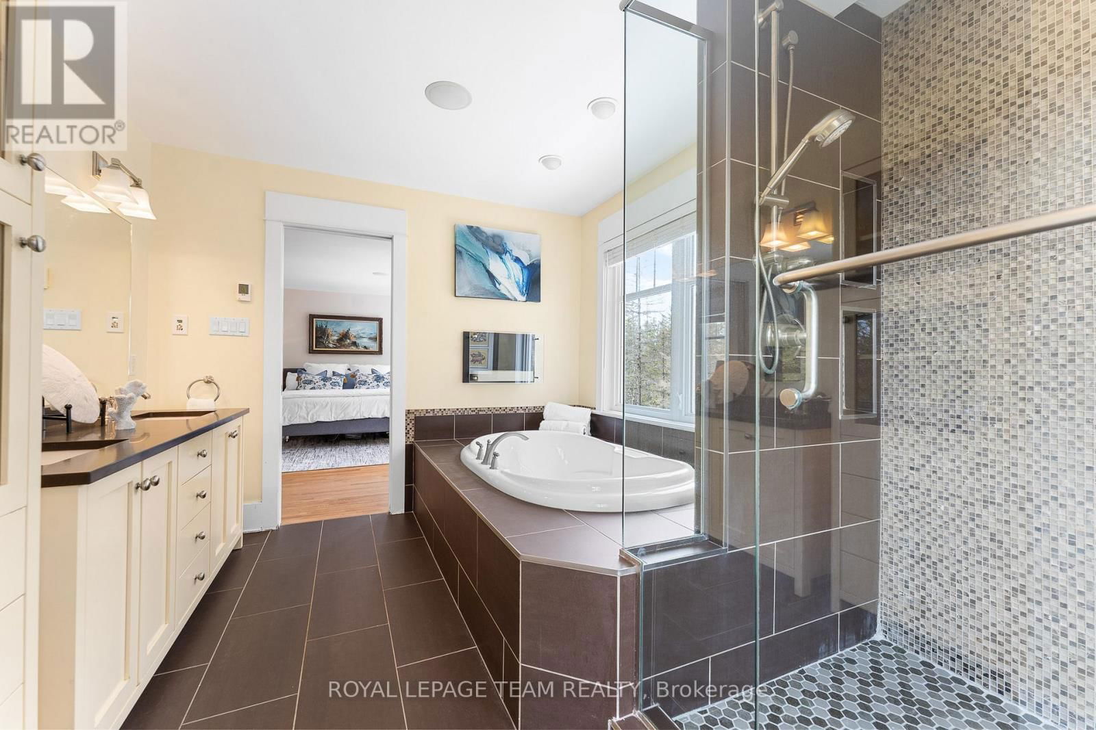 199 BLACKBERRY WAY Image 31