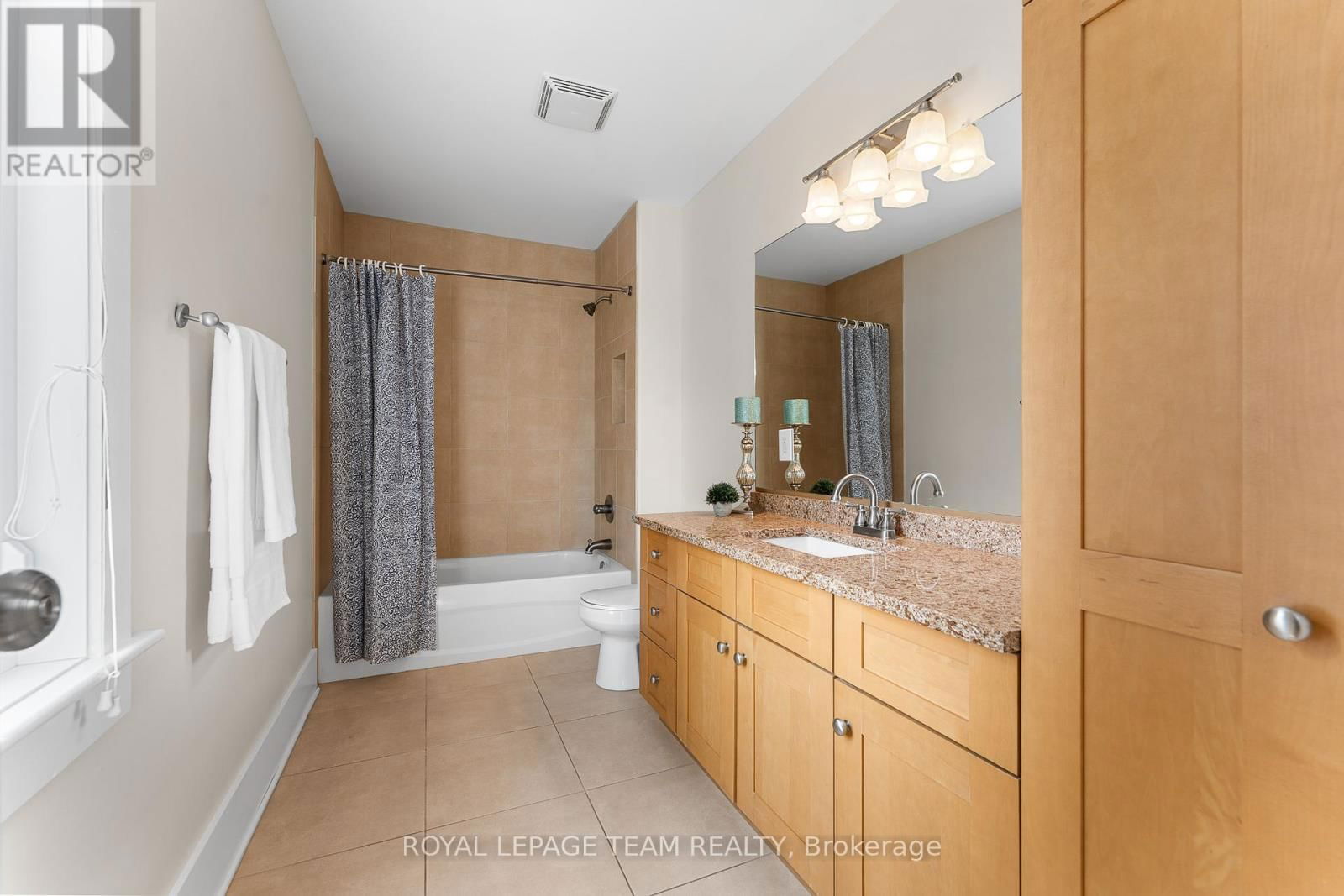 199 BLACKBERRY WAY Image 34