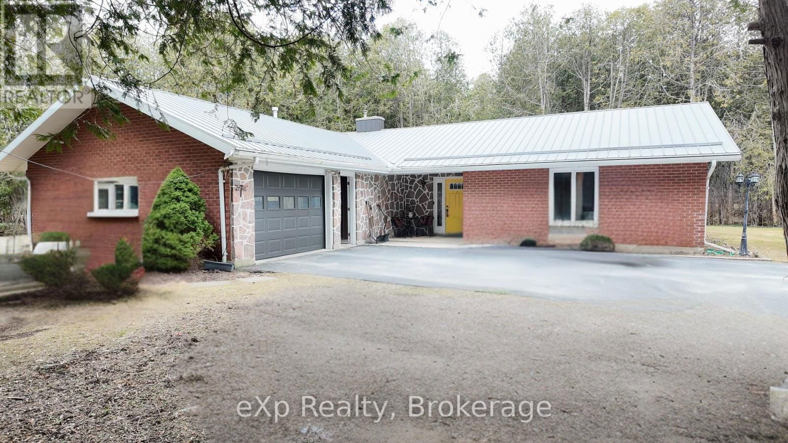 403111 GREY ROAD 4 Image 1