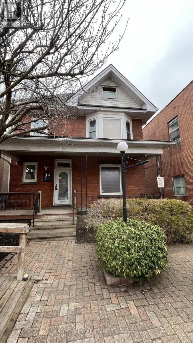 D - 25 NORFOLK STREET NORTH Image 13