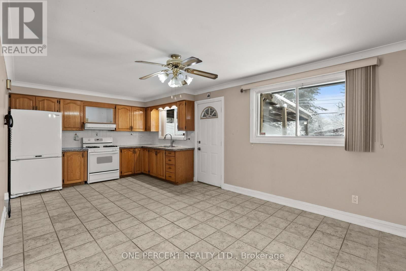 5 LYALL STREET NORTH Image 12