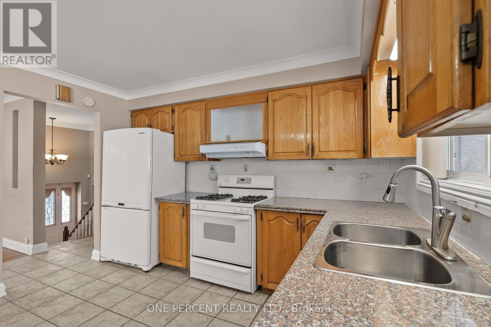 5 LYALL STREET NORTH Image 14