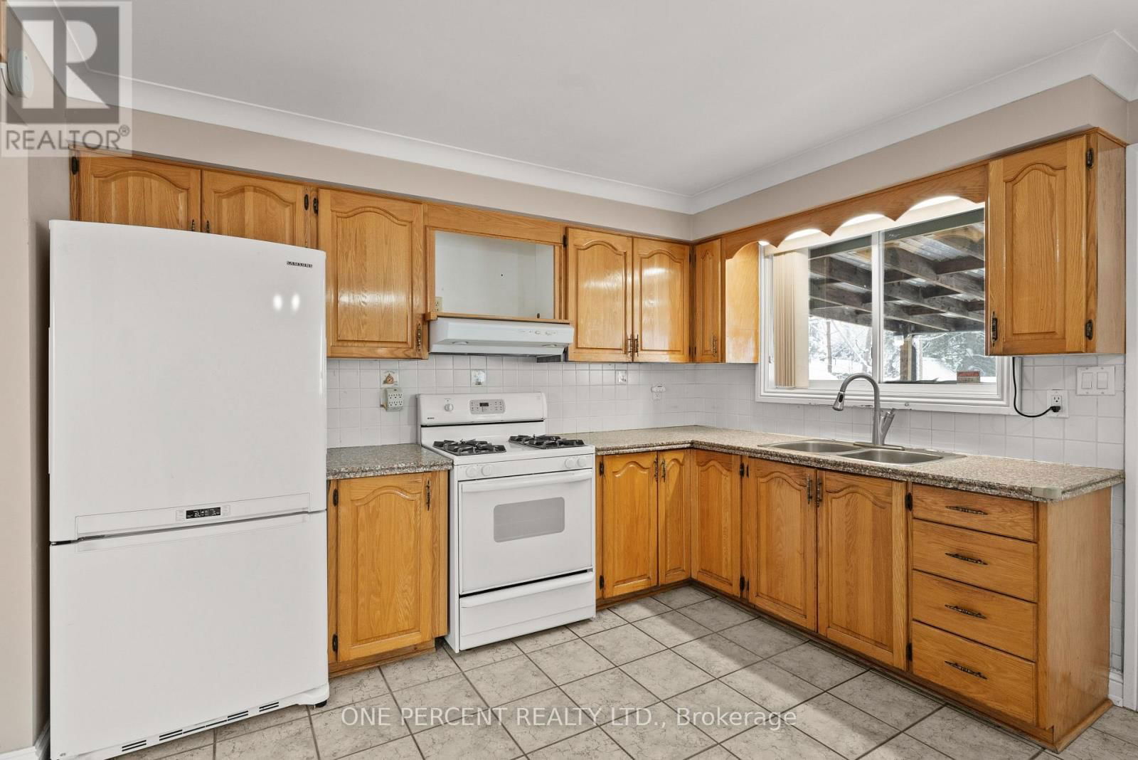5 LYALL STREET NORTH Image 15