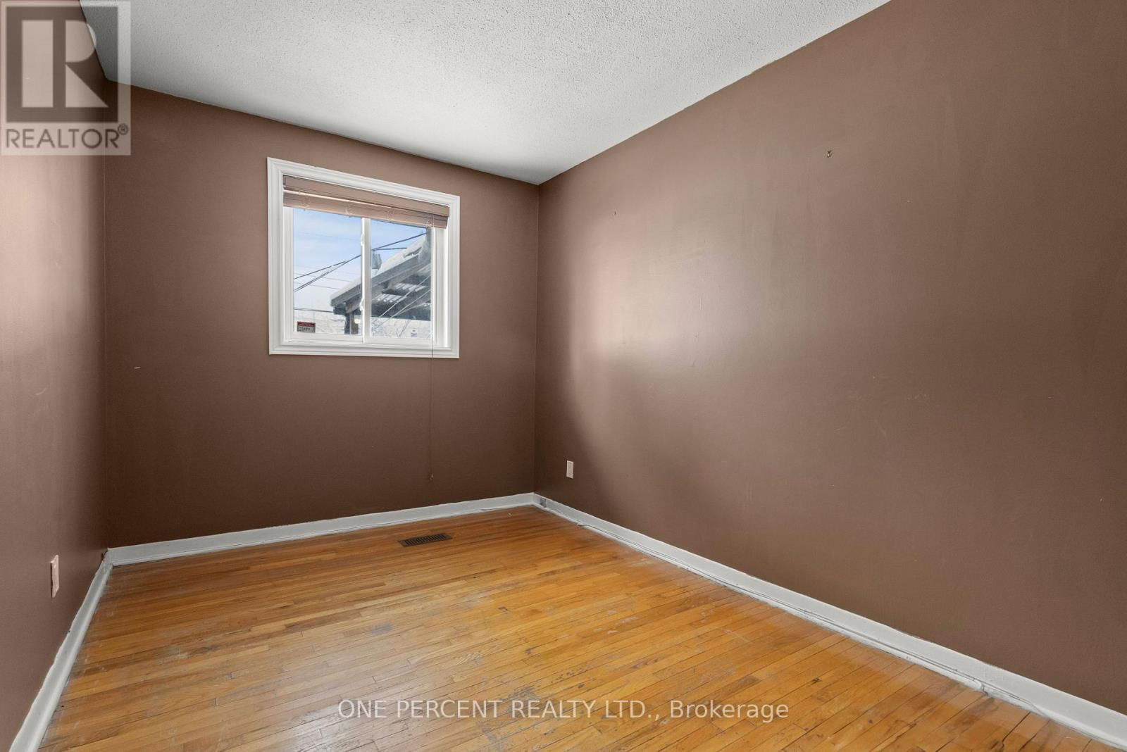 5 LYALL STREET NORTH Image 24