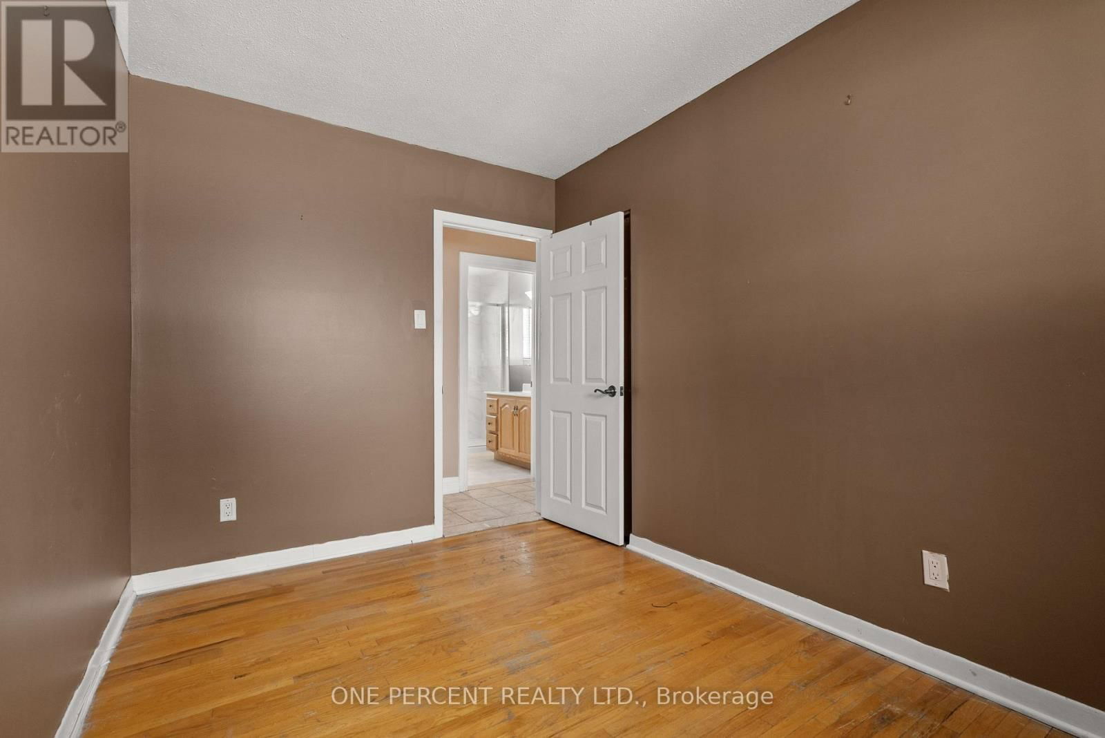 5 LYALL STREET NORTH Image 25