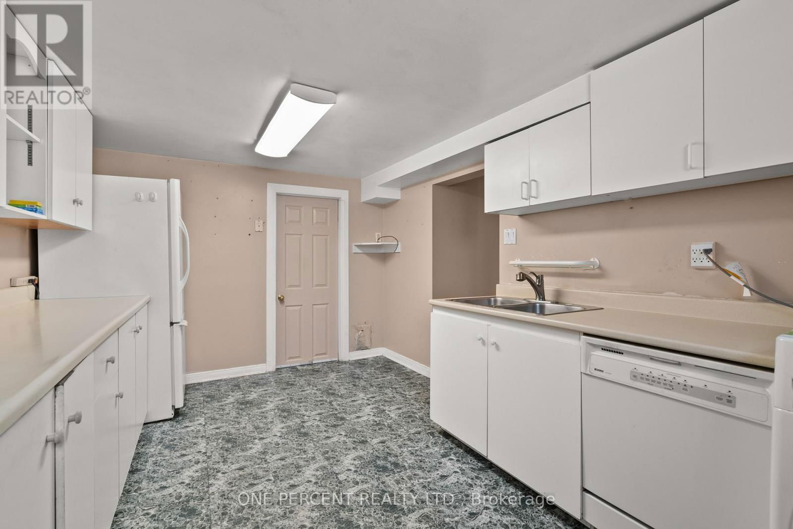 5 LYALL STREET NORTH Image 38