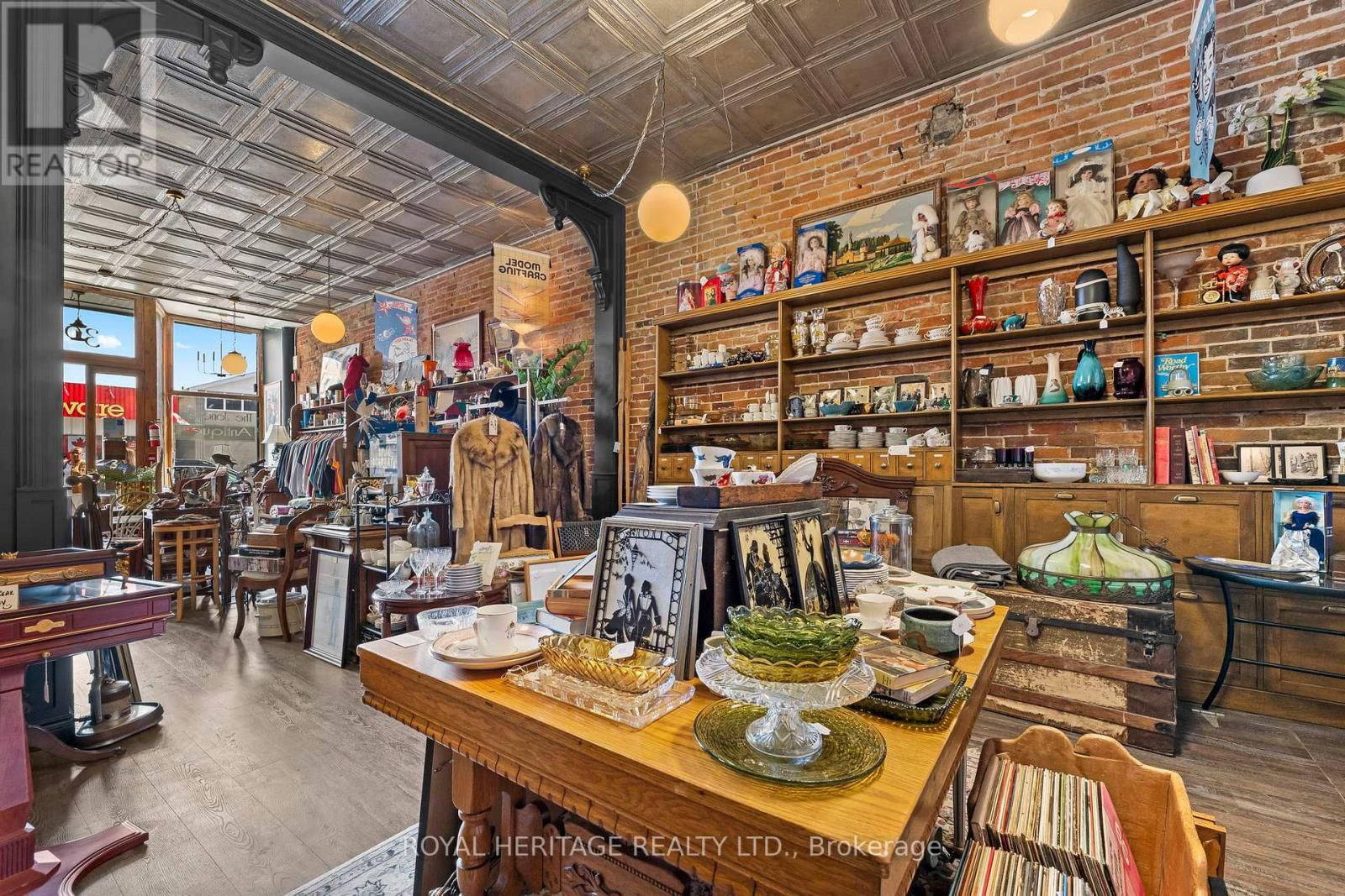 32 KING STREET EAST Image 16