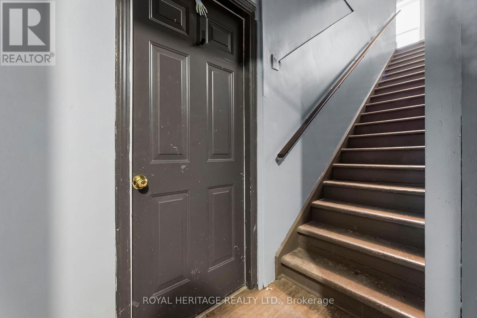 32 KING STREET EAST Image 19