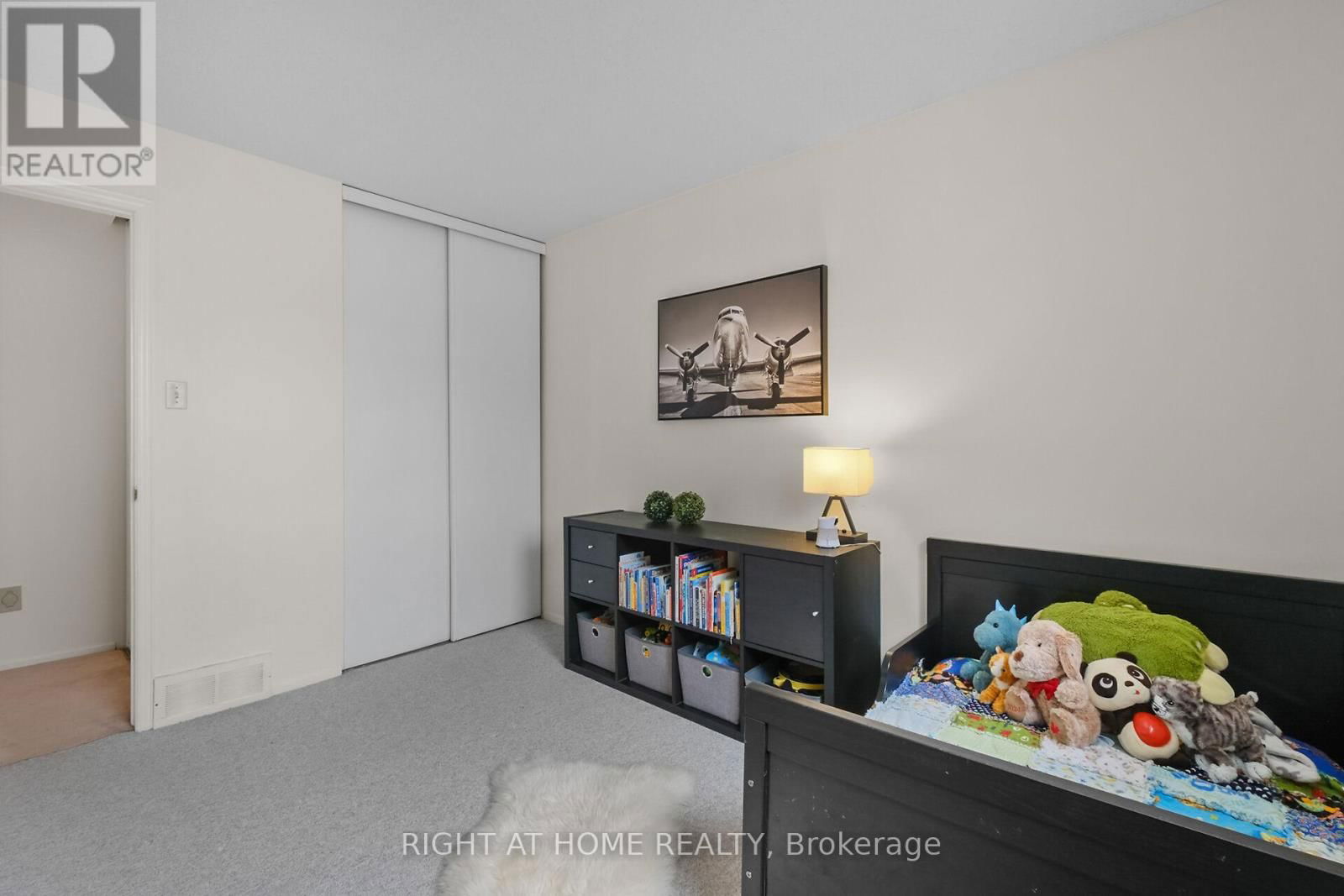 1393 BOUTON D'OR WAY Image 30