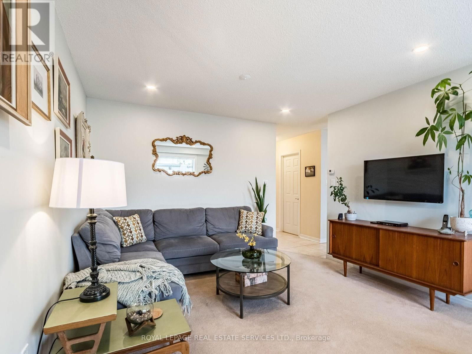 22 - 800 PARAMOUNT DRIVE Image 10