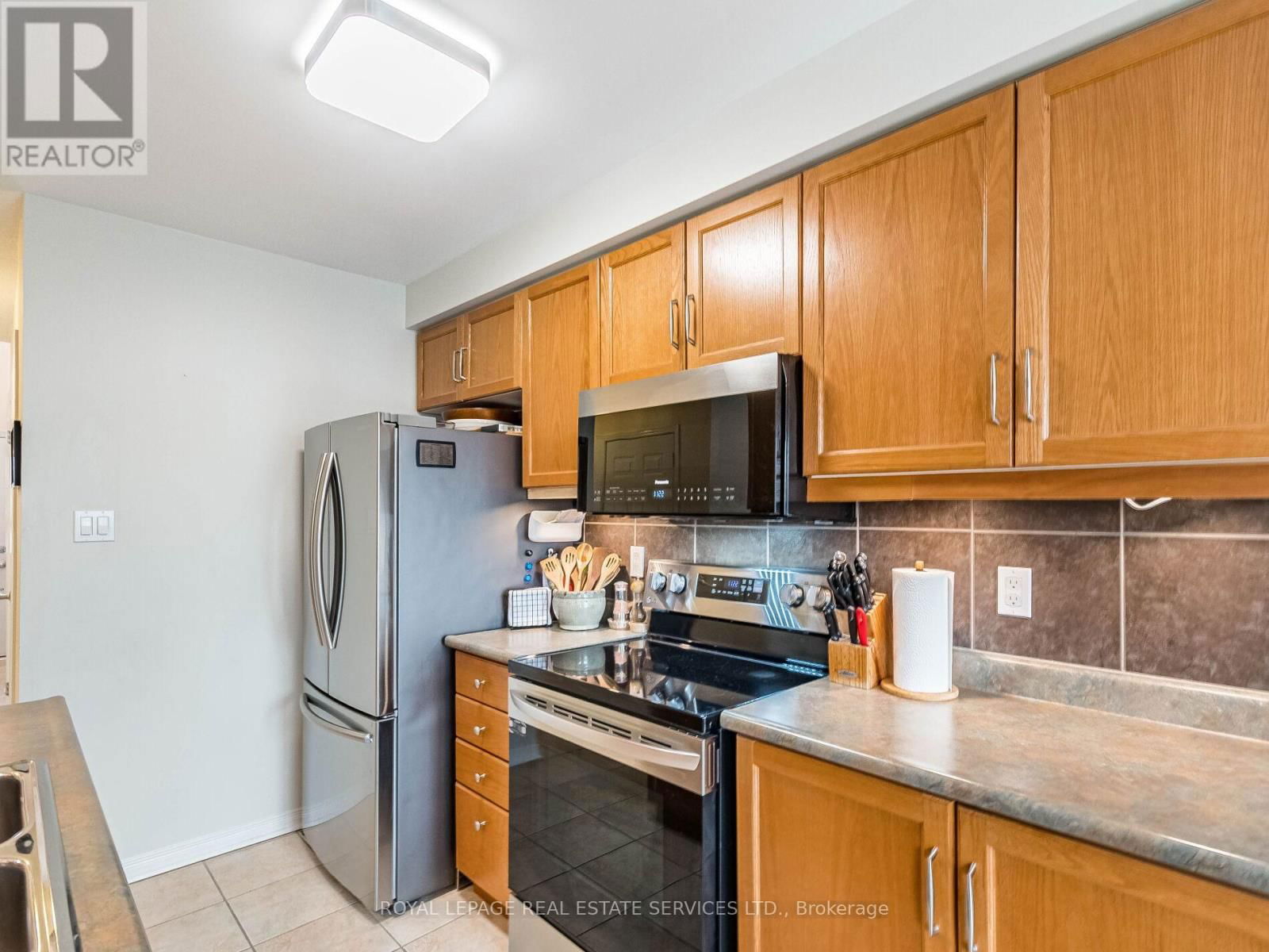 22 - 800 PARAMOUNT DRIVE Image 16