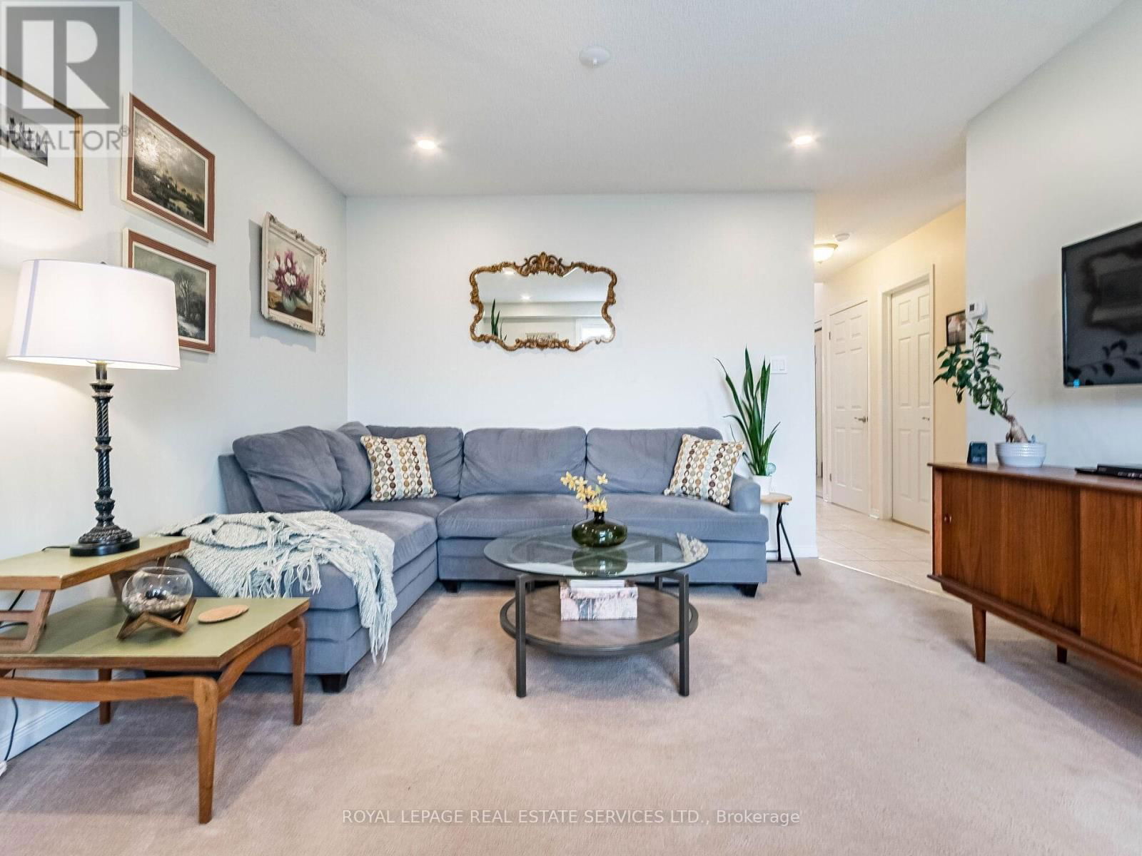 22 - 800 PARAMOUNT DRIVE Image 9