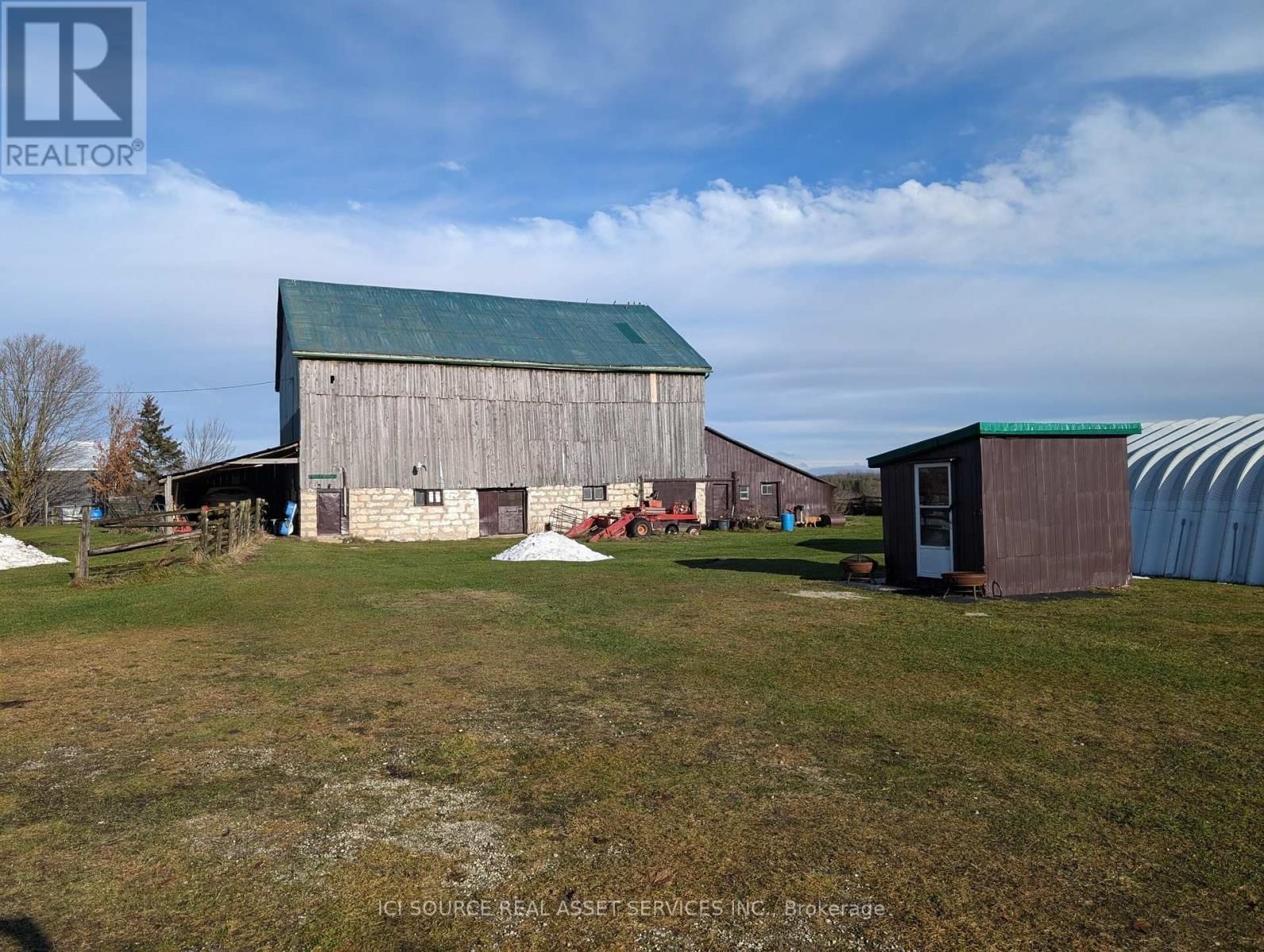 702561 SIDEROAD 5 Image 1