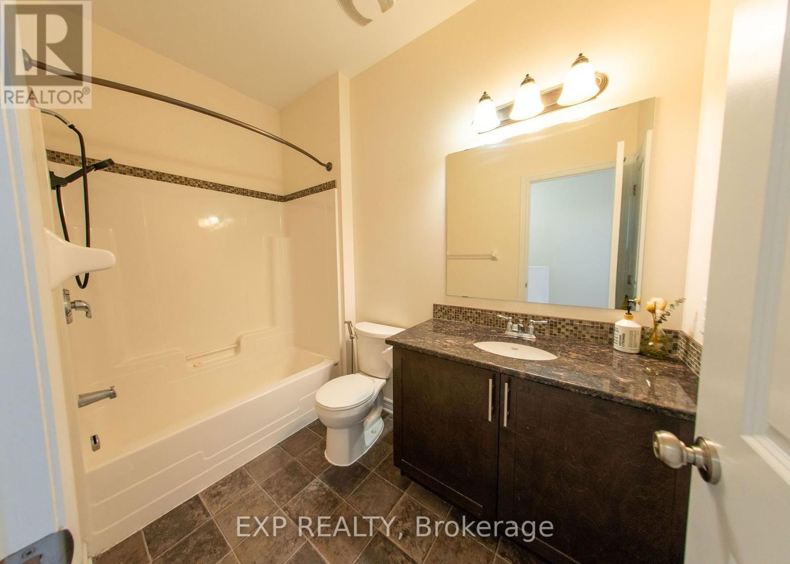 2545 LONGFIELDS DRIVE Image 15