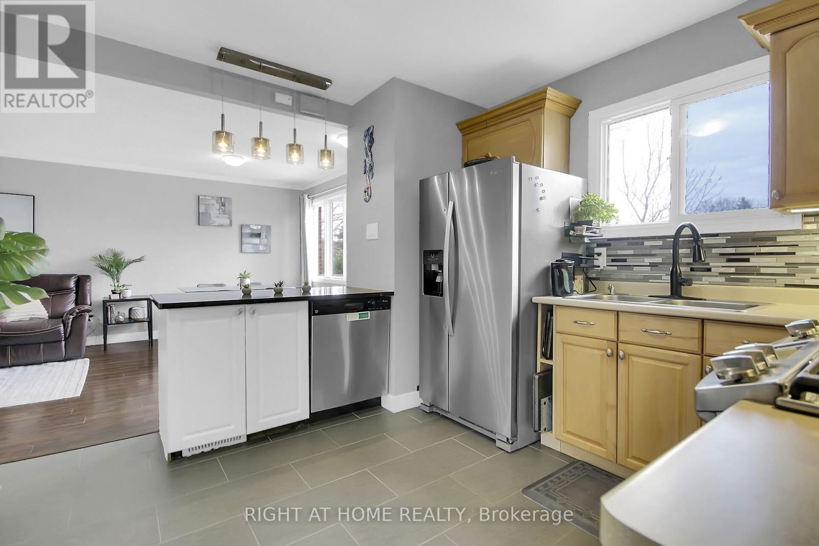 168 GLAMORGAN DRIVE Image 13