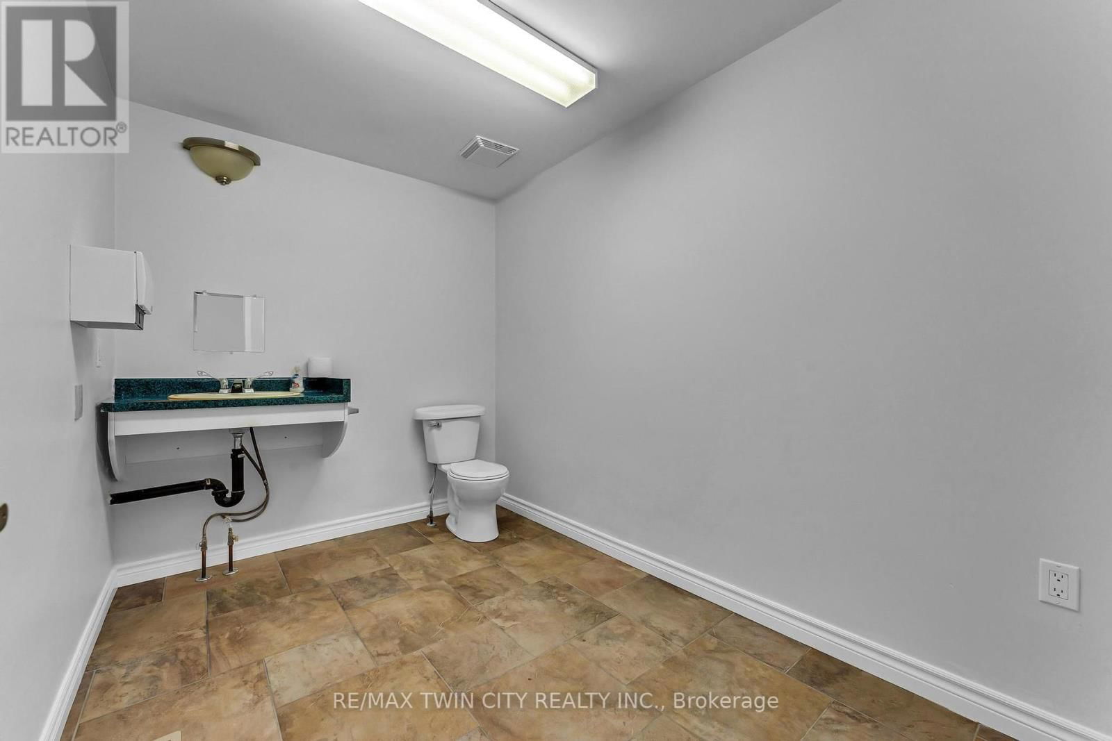 9565 WELLINGTON RD 124 ROAD Image 22
