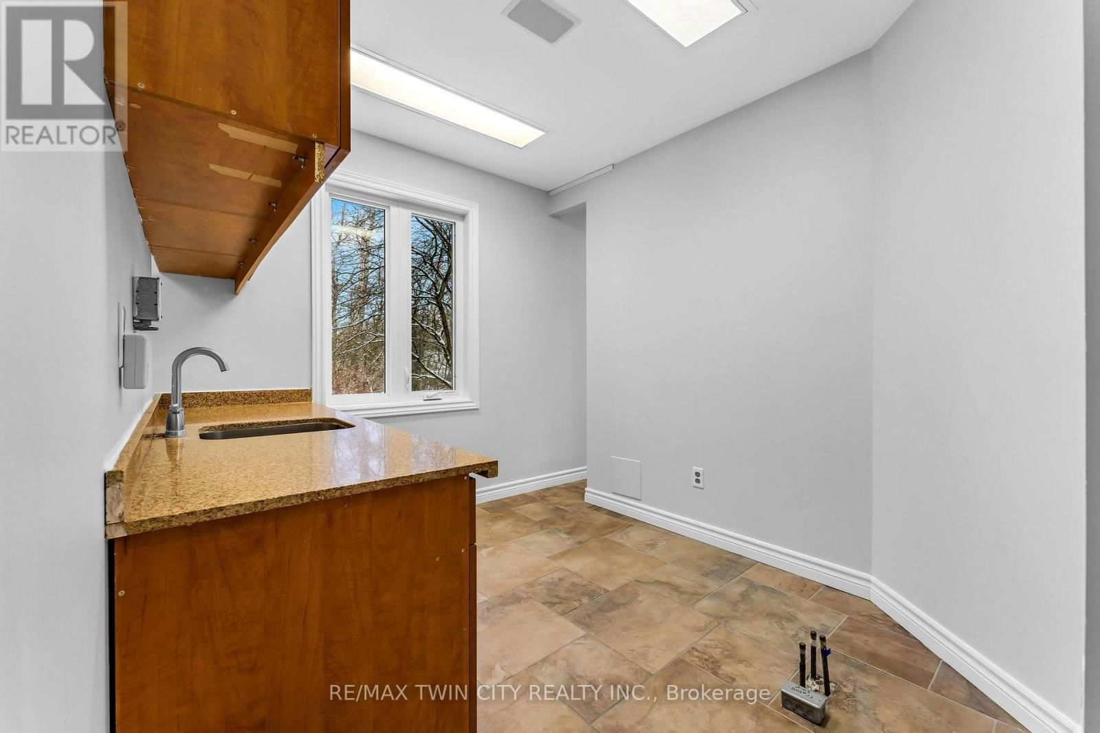 9565 WELLINGTON RD 124 ROAD Image 23