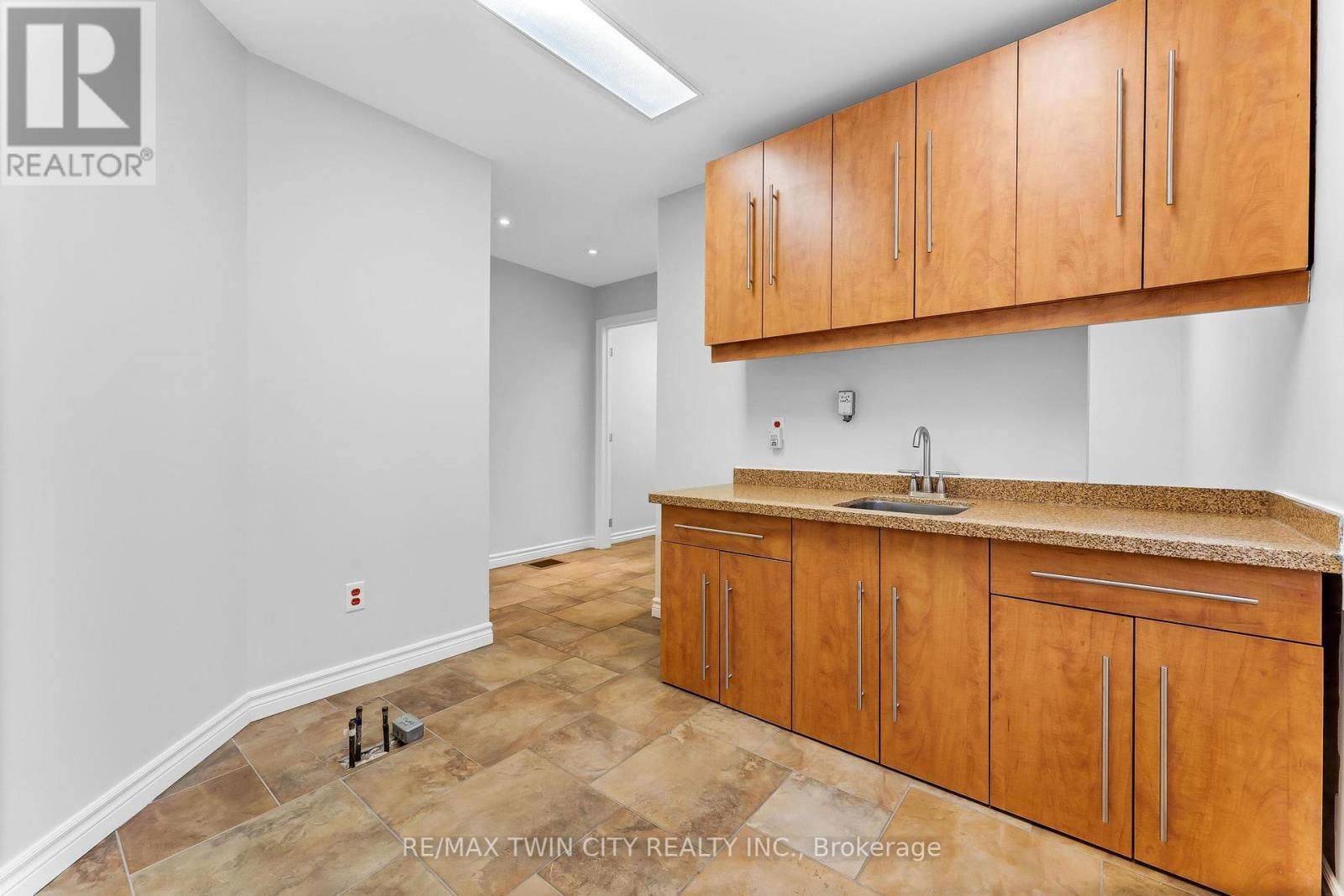 9565 WELLINGTON RD 124 ROAD Image 24