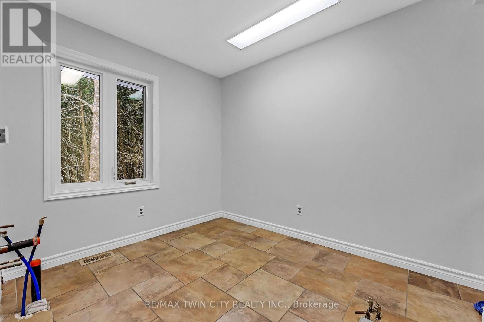 9565 WELLINGTON RD 124 ROAD Image 25