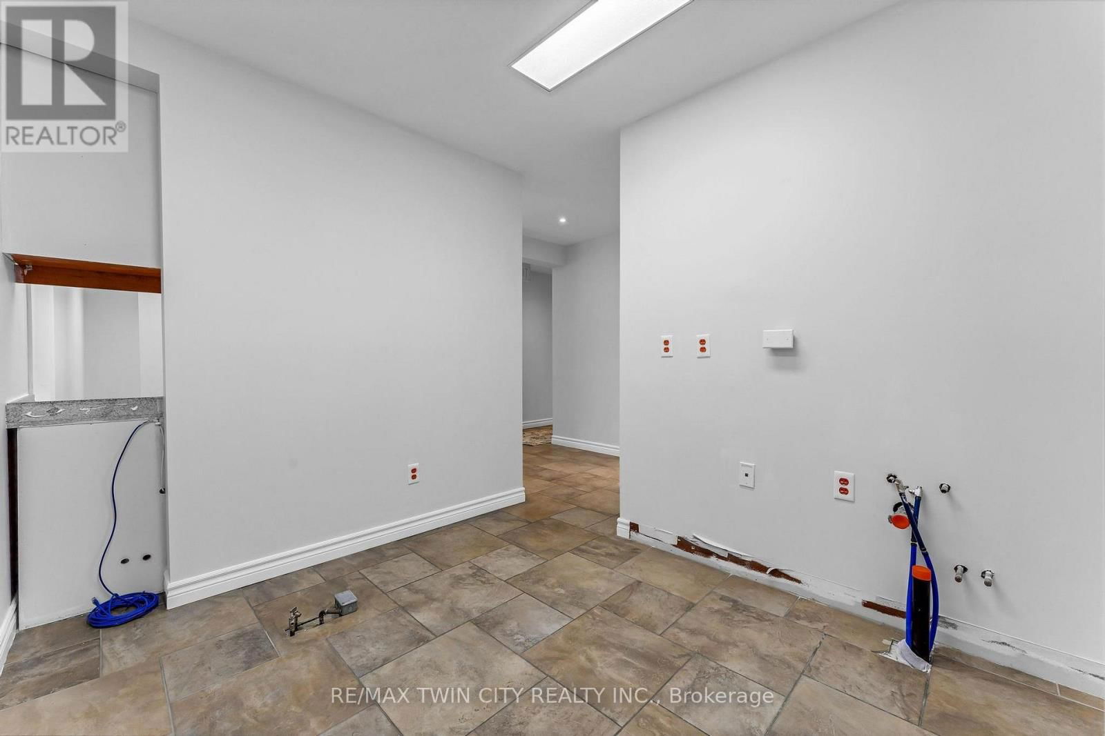 9565 WELLINGTON RD 124 ROAD Image 26