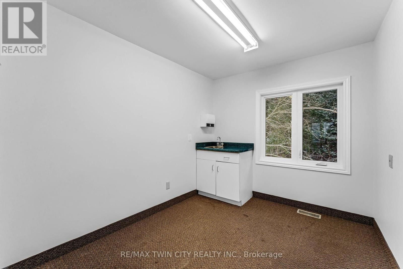 9565 WELLINGTON RD 124 ROAD Image 33