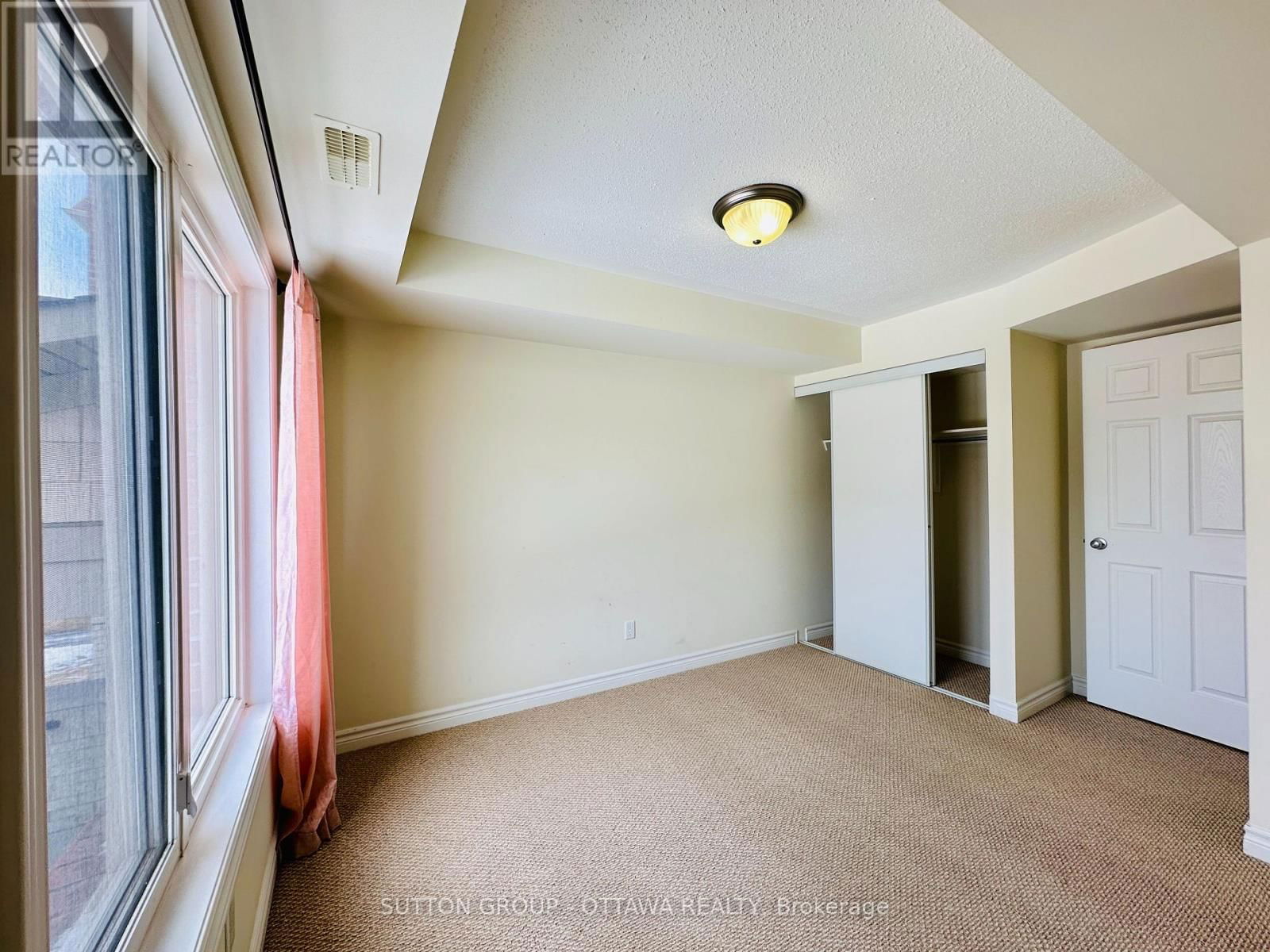 4 - 313 CRESTHAVEN DRIVE Image 11