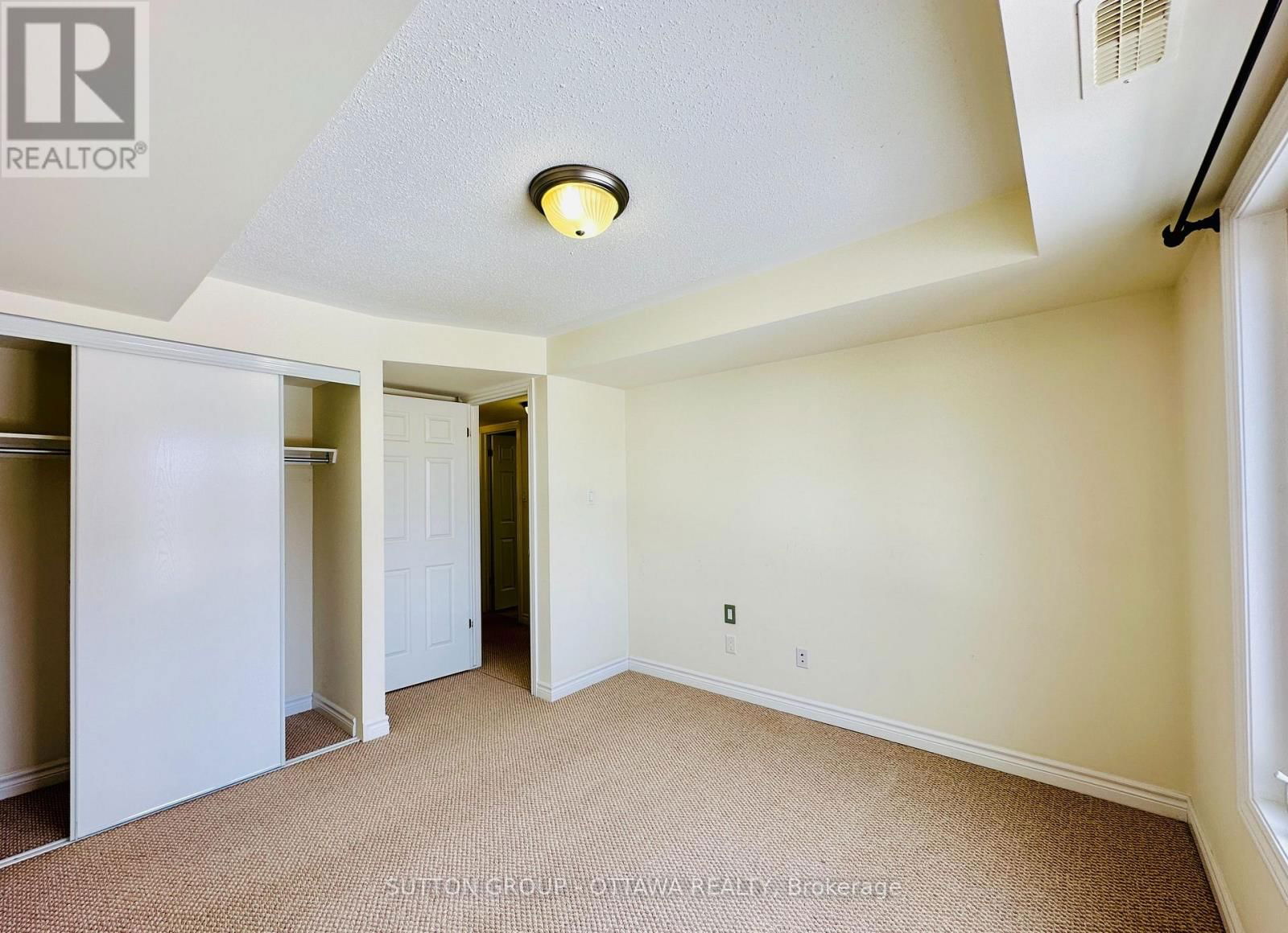 4 - 313 CRESTHAVEN DRIVE Image 12