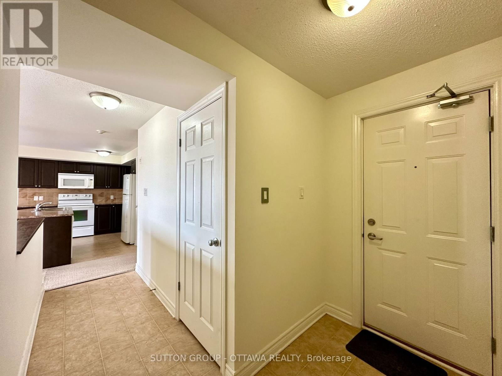 4 - 313 CRESTHAVEN DRIVE Image 4