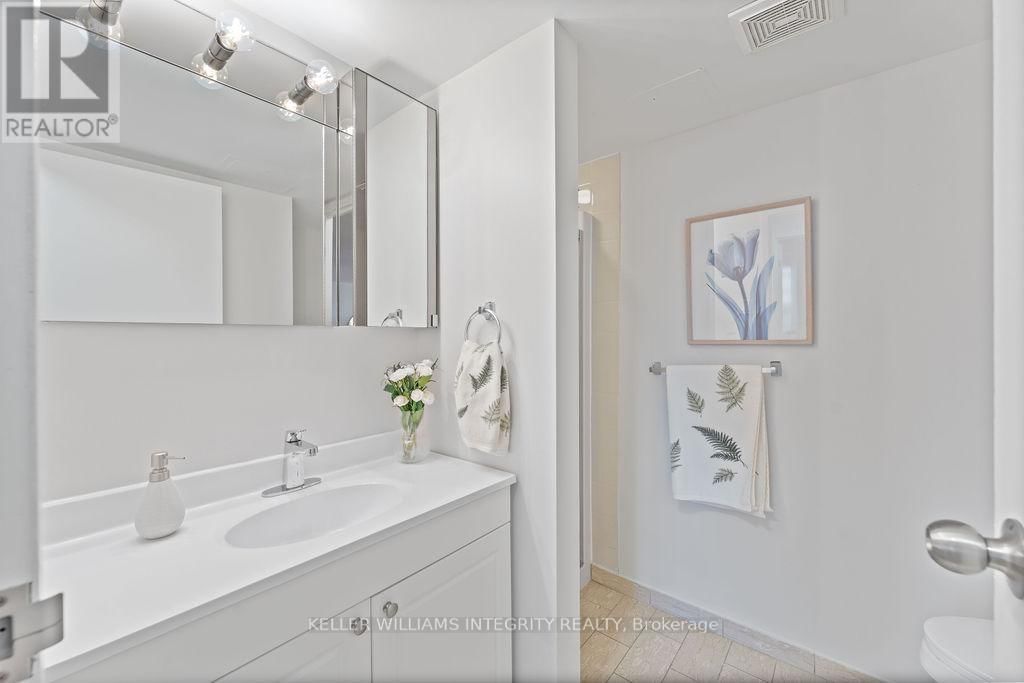 626 - 1025 GRENON AVENUE Image 24