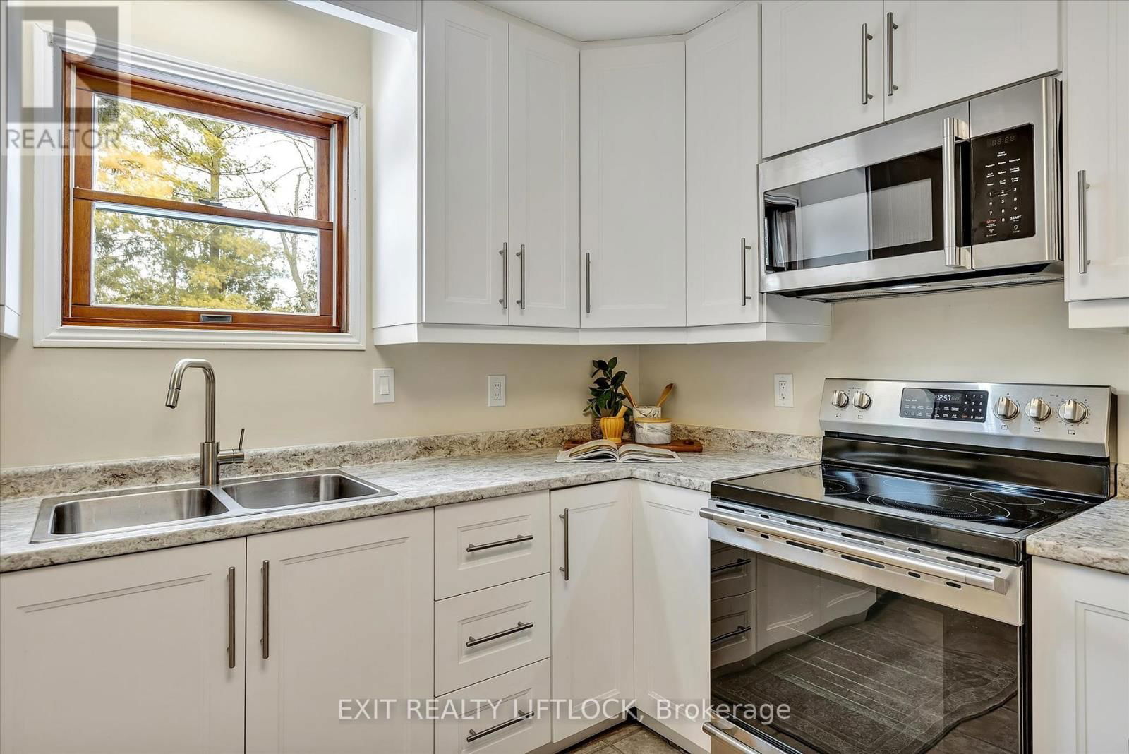 868 LILY LAKE ROAD Image 17