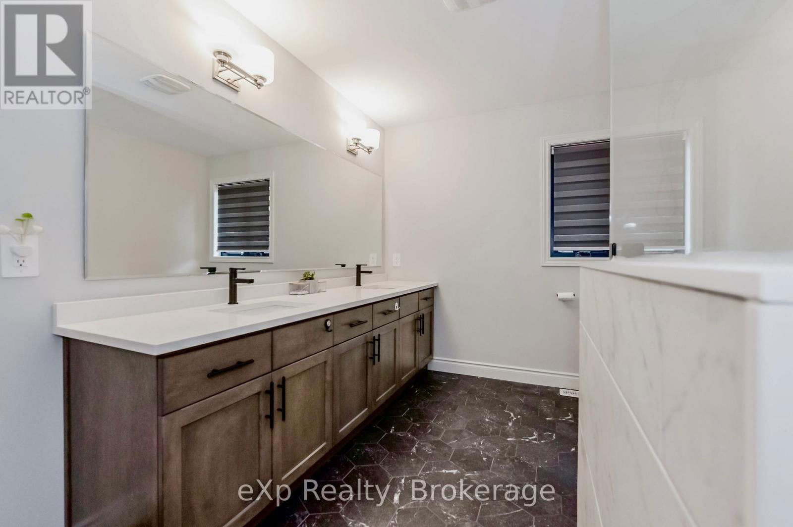 62 HAYLOCK AVENUE Image 33