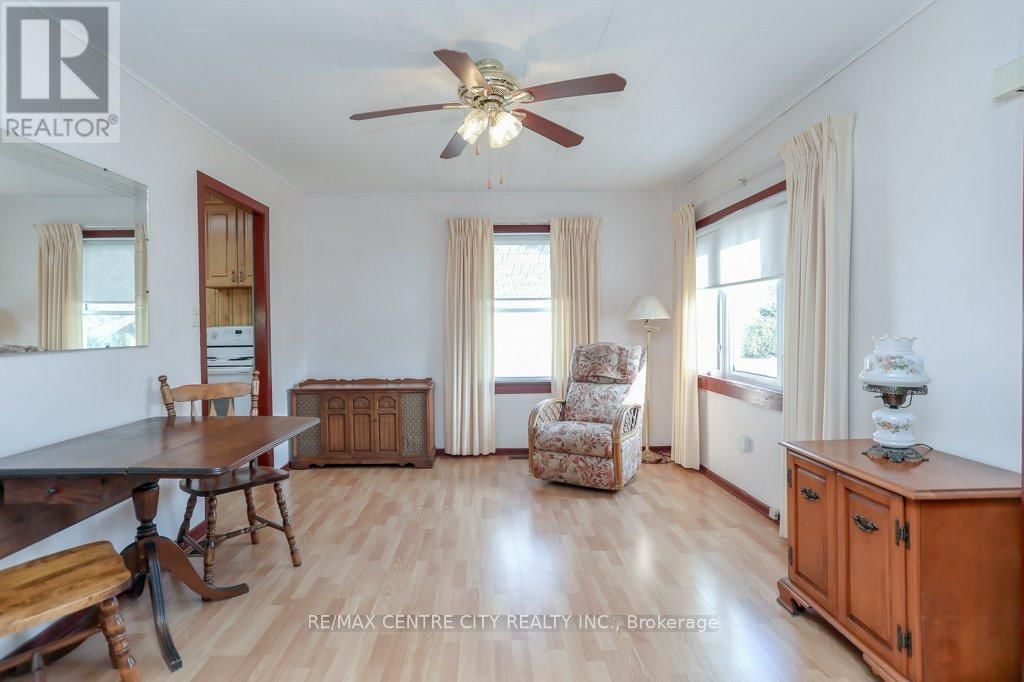 367 WARREN STREET Image 12