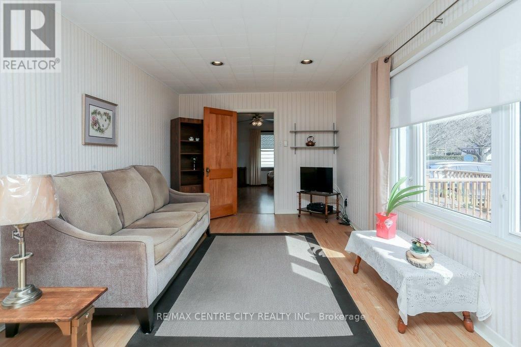367 WARREN STREET Image 15