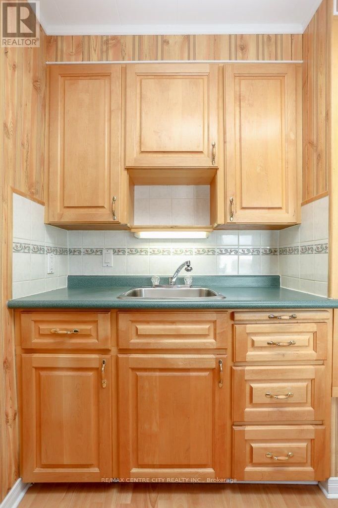367 WARREN STREET Image 18