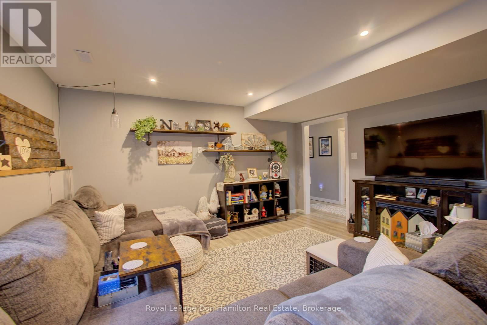 336 TURNBERRY STREET Image 32