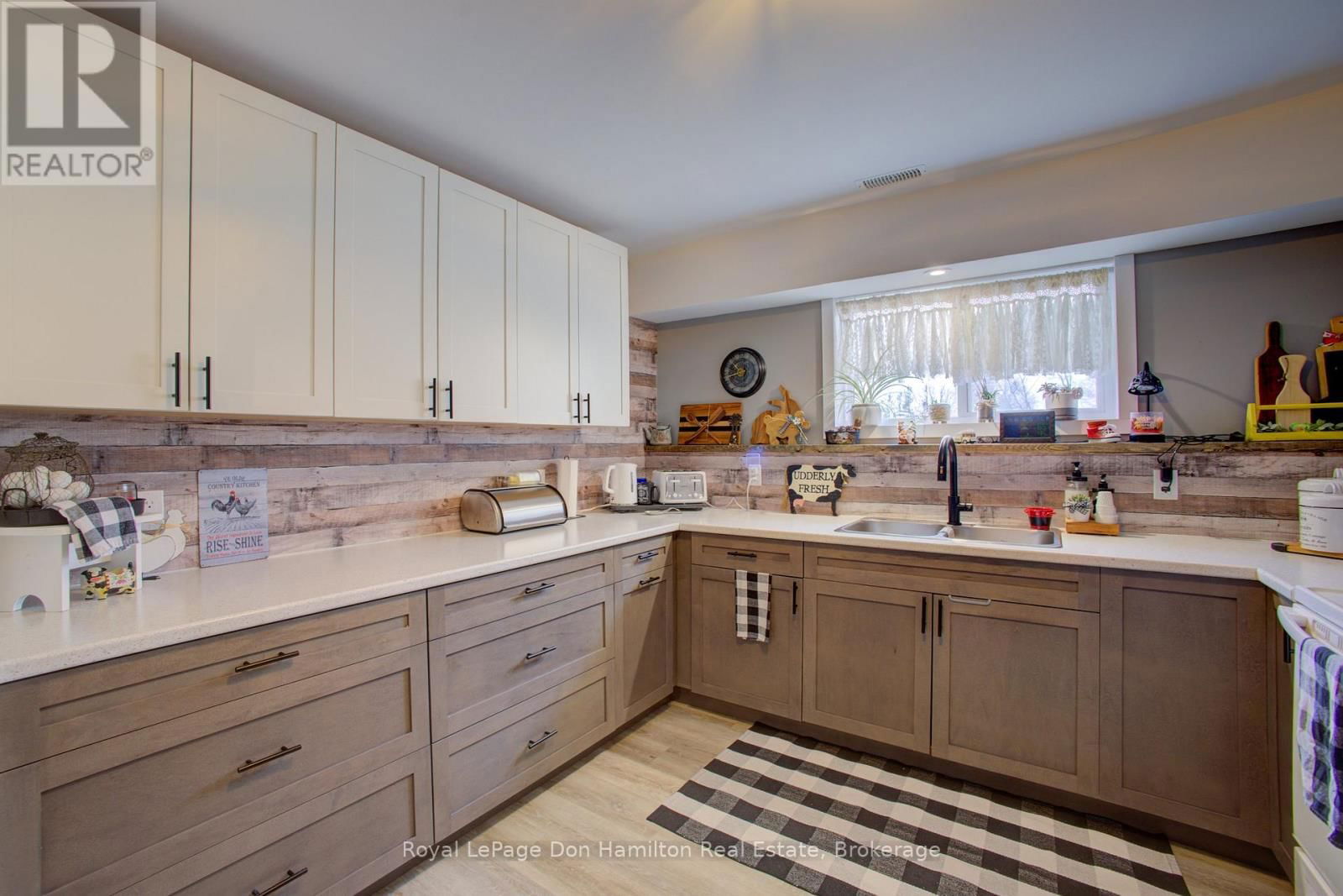 336 TURNBERRY STREET Image 35