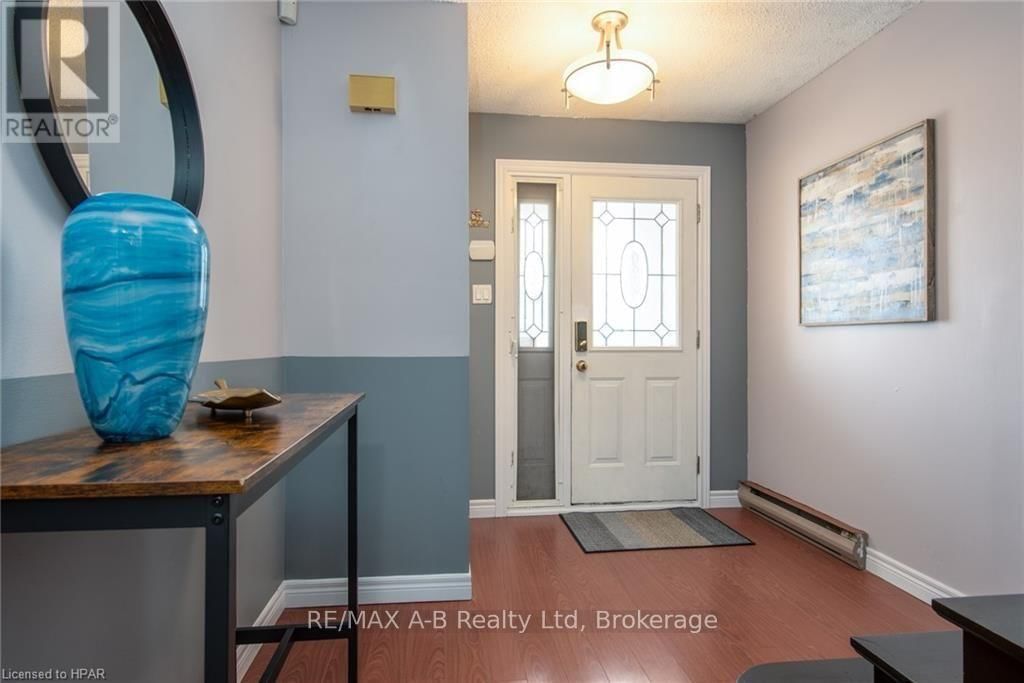 26 DICKENS PLACE Image 10