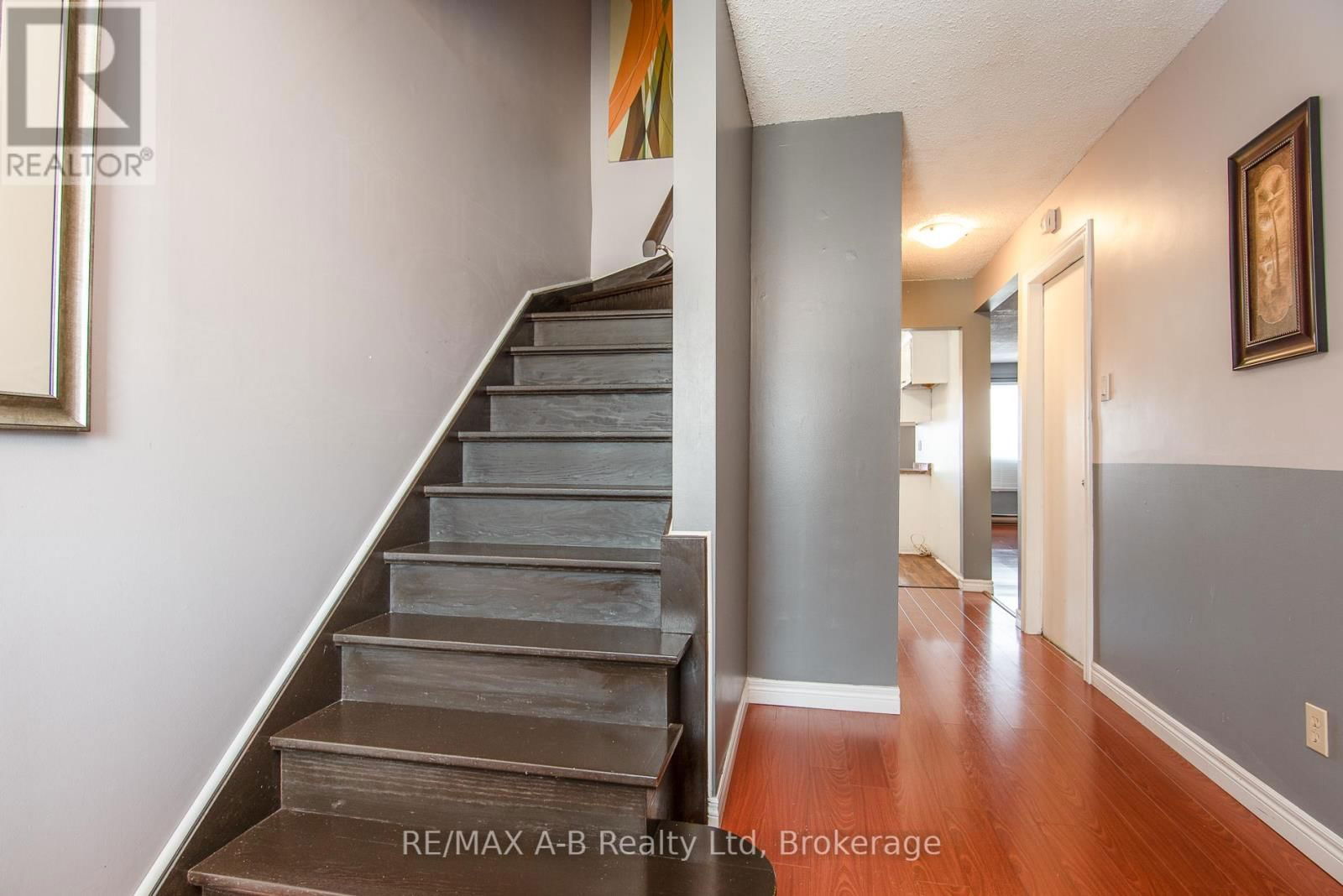 26 DICKENS PLACE Image 11