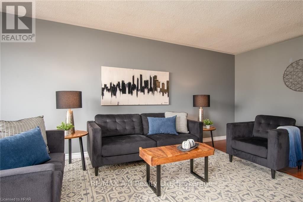 26 DICKENS PLACE Image 12