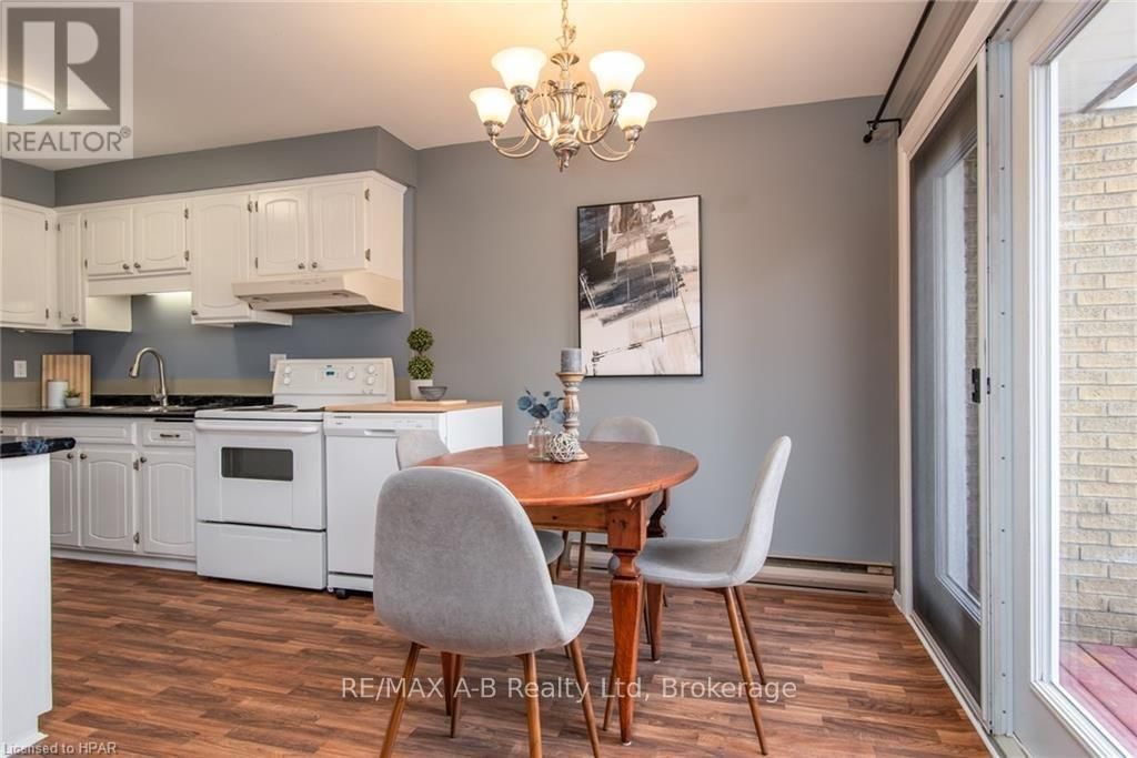 26 DICKENS PLACE Image 16